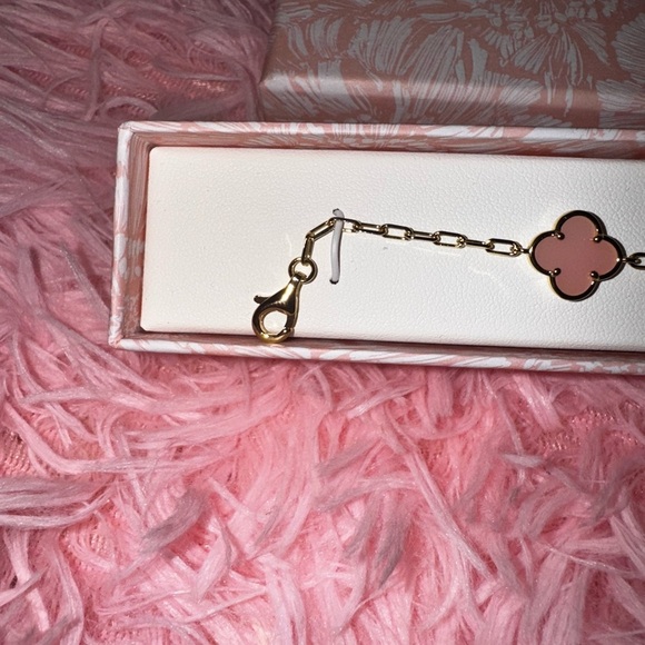 STELLA ROSE LONDON GOLD PLATED PINK PORCELAIN 3 MOTIFS CLOVER BRACELET - Picture 3 of 5